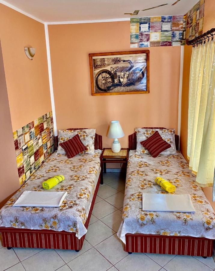 Отель Vila Duricic 300M Od Mora Дженовичи Экстерьер фото