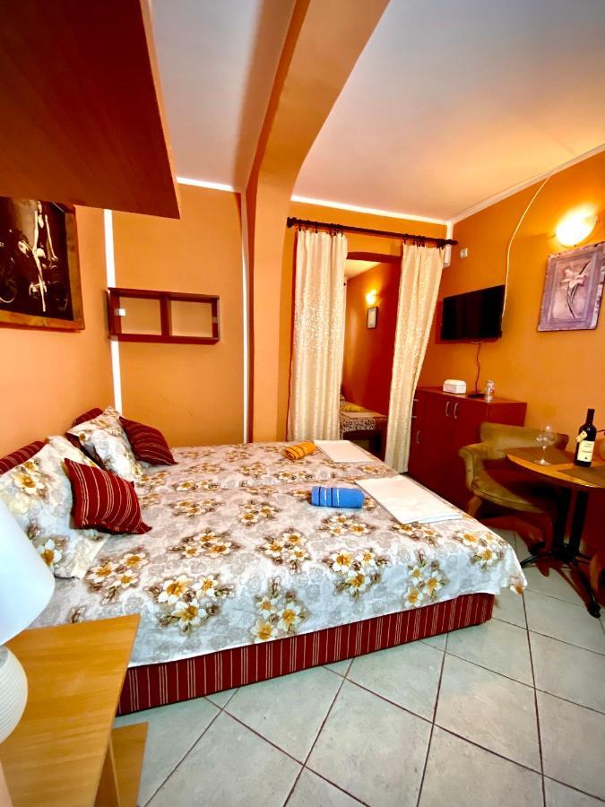 Отель Vila Duricic 300M Od Mora Дженовичи Экстерьер фото