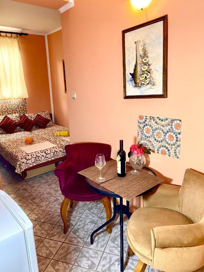 Отель Vila Duricic 300M Od Mora Дженовичи Экстерьер фото