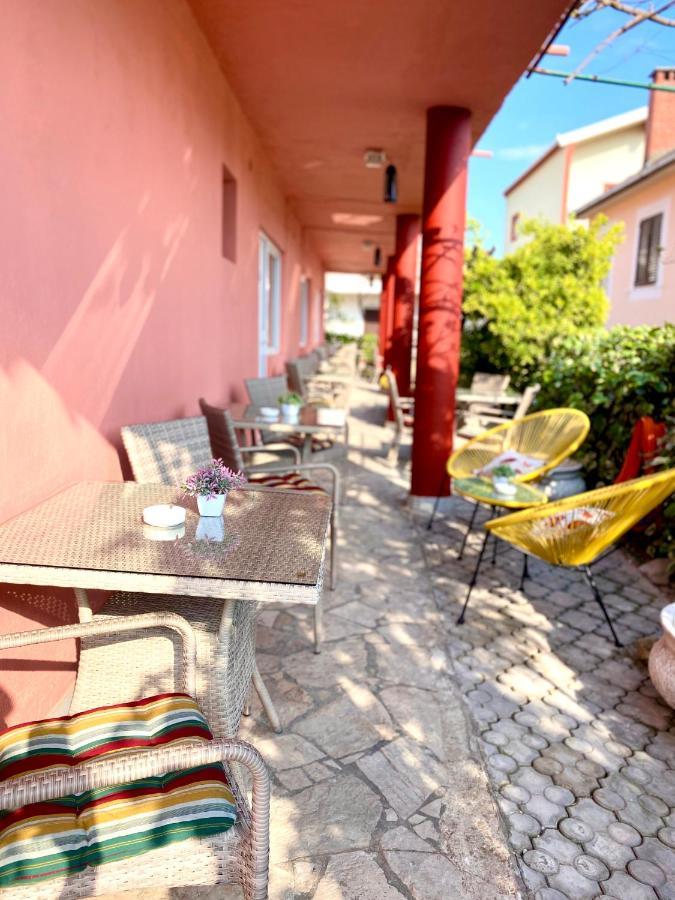 Отель Vila Duricic 300M Od Mora Дженовичи Экстерьер фото